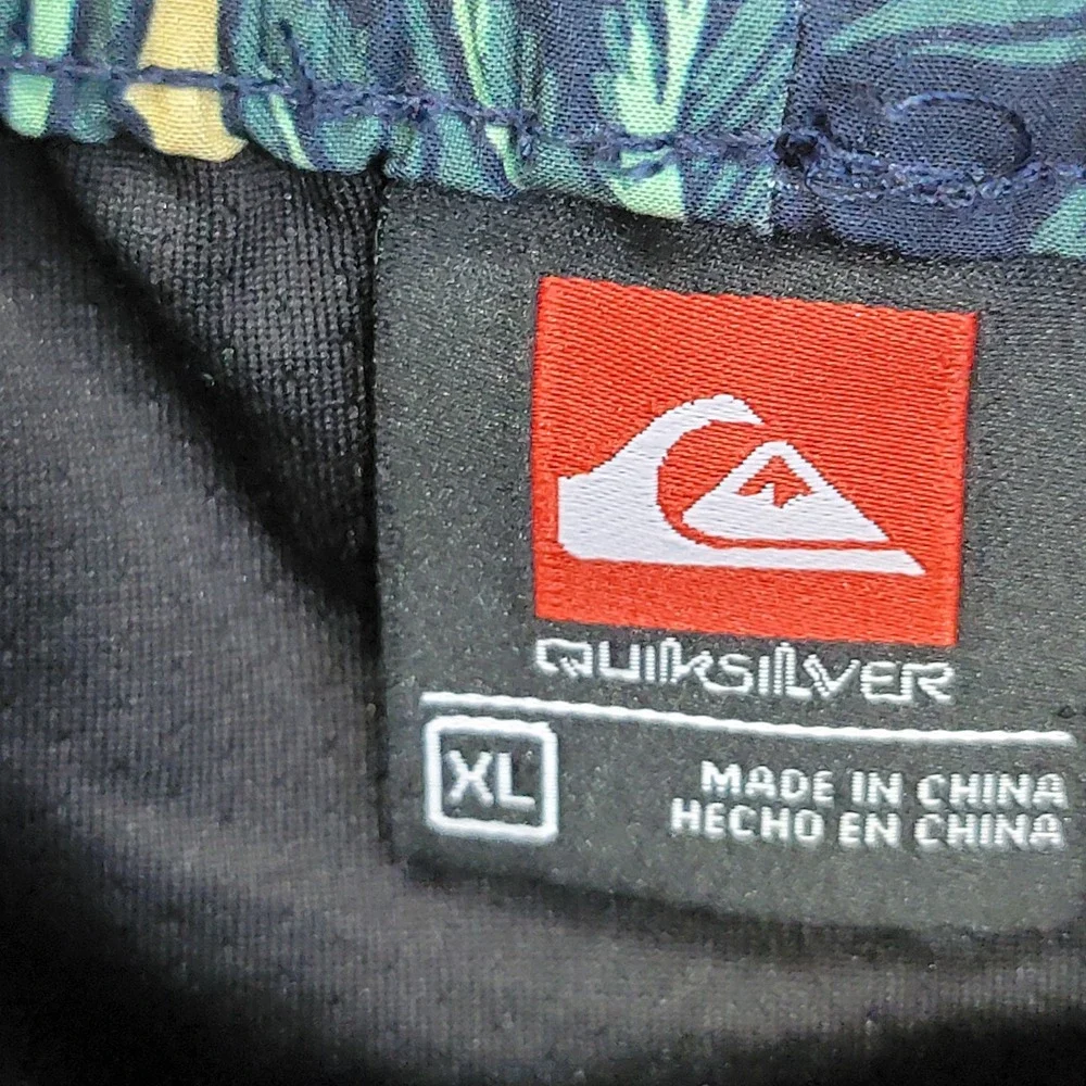 NEW! Quiksilver Men's XL Eclipse Volley Swim Shorts Black Floral Sunset‎ Print